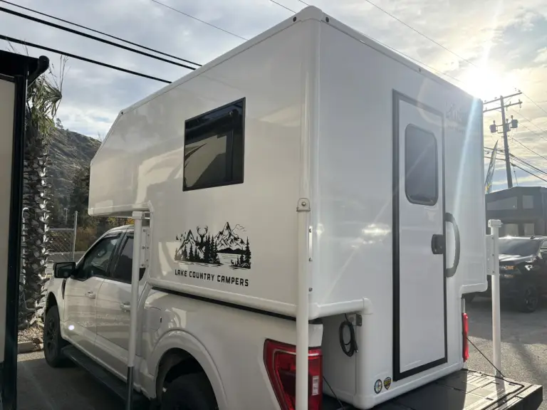 2025 CPT LAKE COUNTRY CAMPER 6.5'