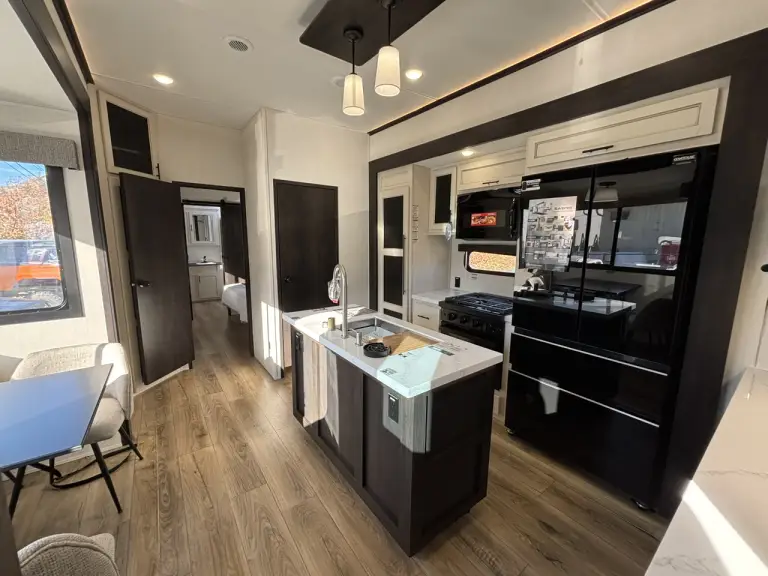 2026 FOREST RIVER SABRE 37FLH Interior